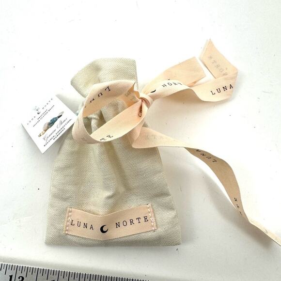 LUNA NORTE gold tone toggle charm bracelet. Semi-precious stones - Picture 6 of 6